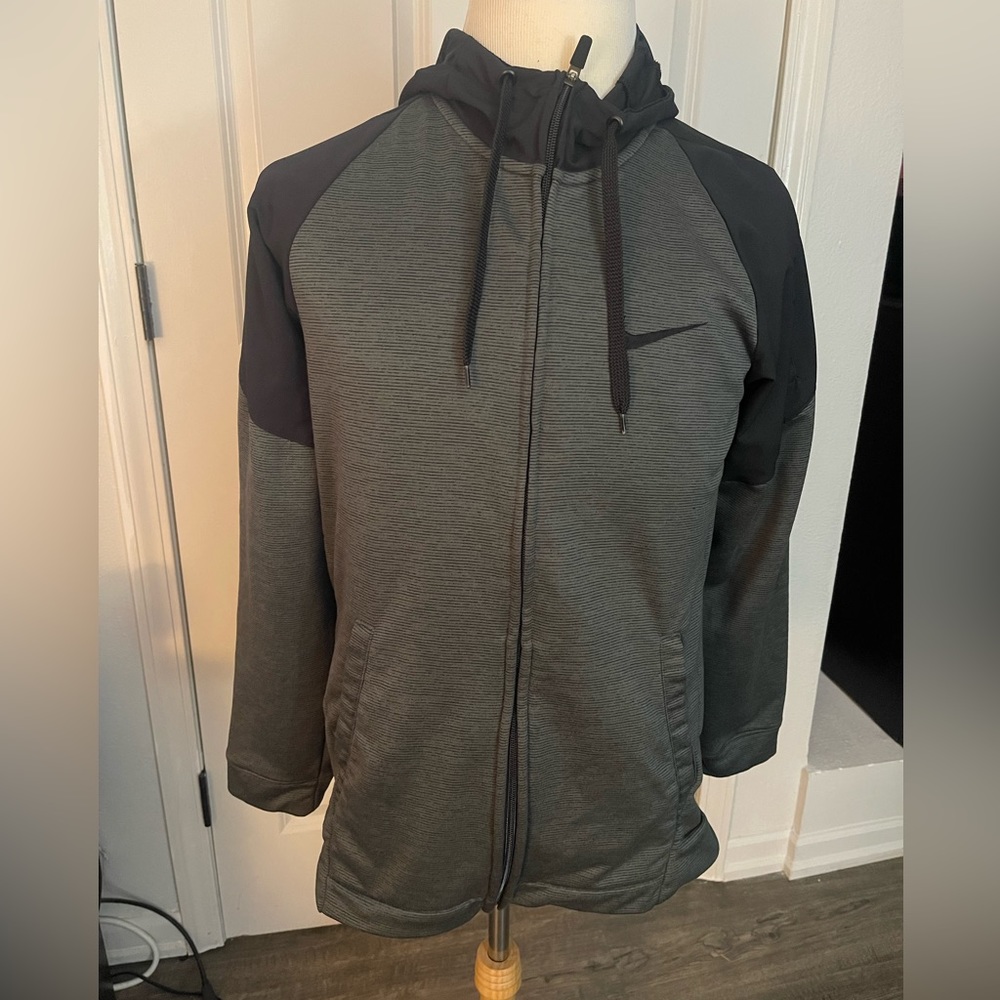 Nike lightweight jacket